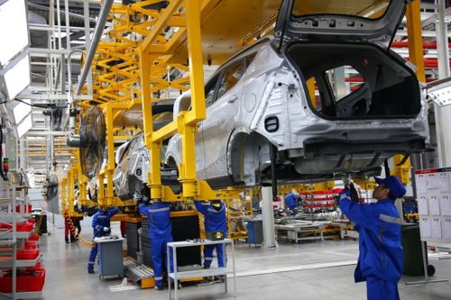 哈薩克斯坦總理馬明視察江淮汽車合資工廠并見證專用汽車新產(chǎn)線啟航